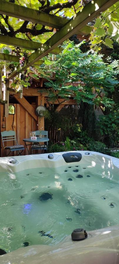 La Cabane Du Bon Chemin ,Spa Laval  Exteriér fotografie